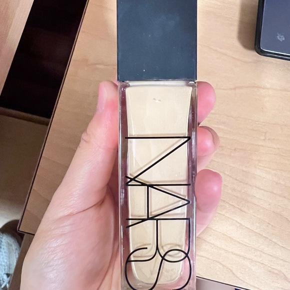 NARS Radiant Longwear Foundation. L4 Deauville. 30ml Only use once. No box. - Picture 1 of 3